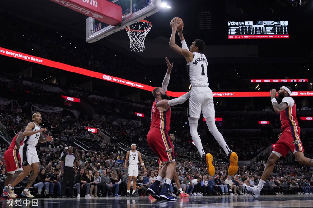 更用行动诠 更用行动诠