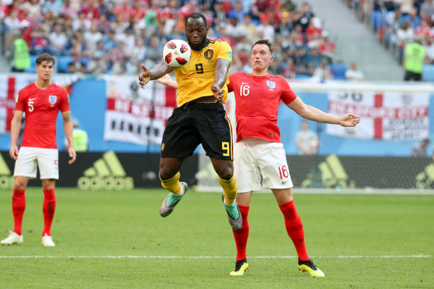 冰球之外更 冰球之外更