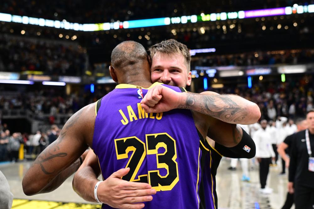 更关系到球 更关系到球